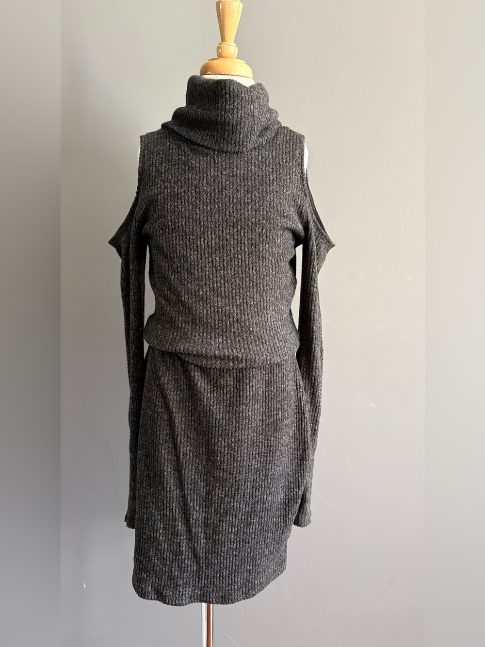 Hollister Charcoal Gray Cold-Shoulder Ribbed Turtleneck 2 piece set.
